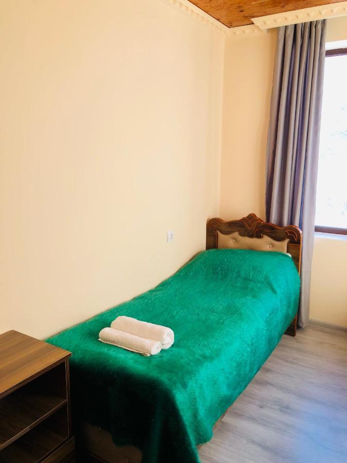 River Side Svaneti Местия Екстериор снимка