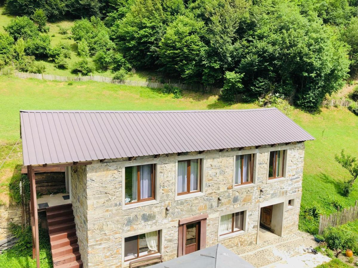 River Side Svaneti Местия Екстериор снимка