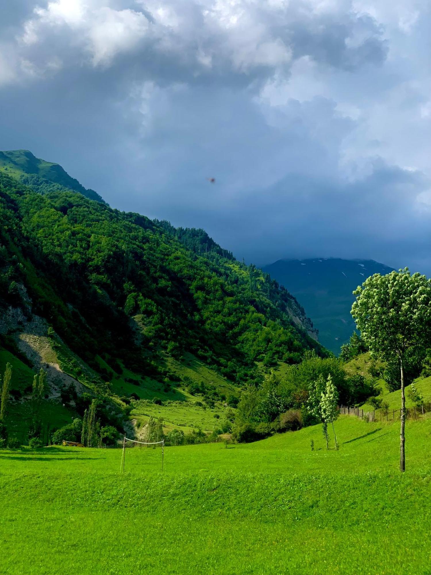 River Side Svaneti Местия Екстериор снимка