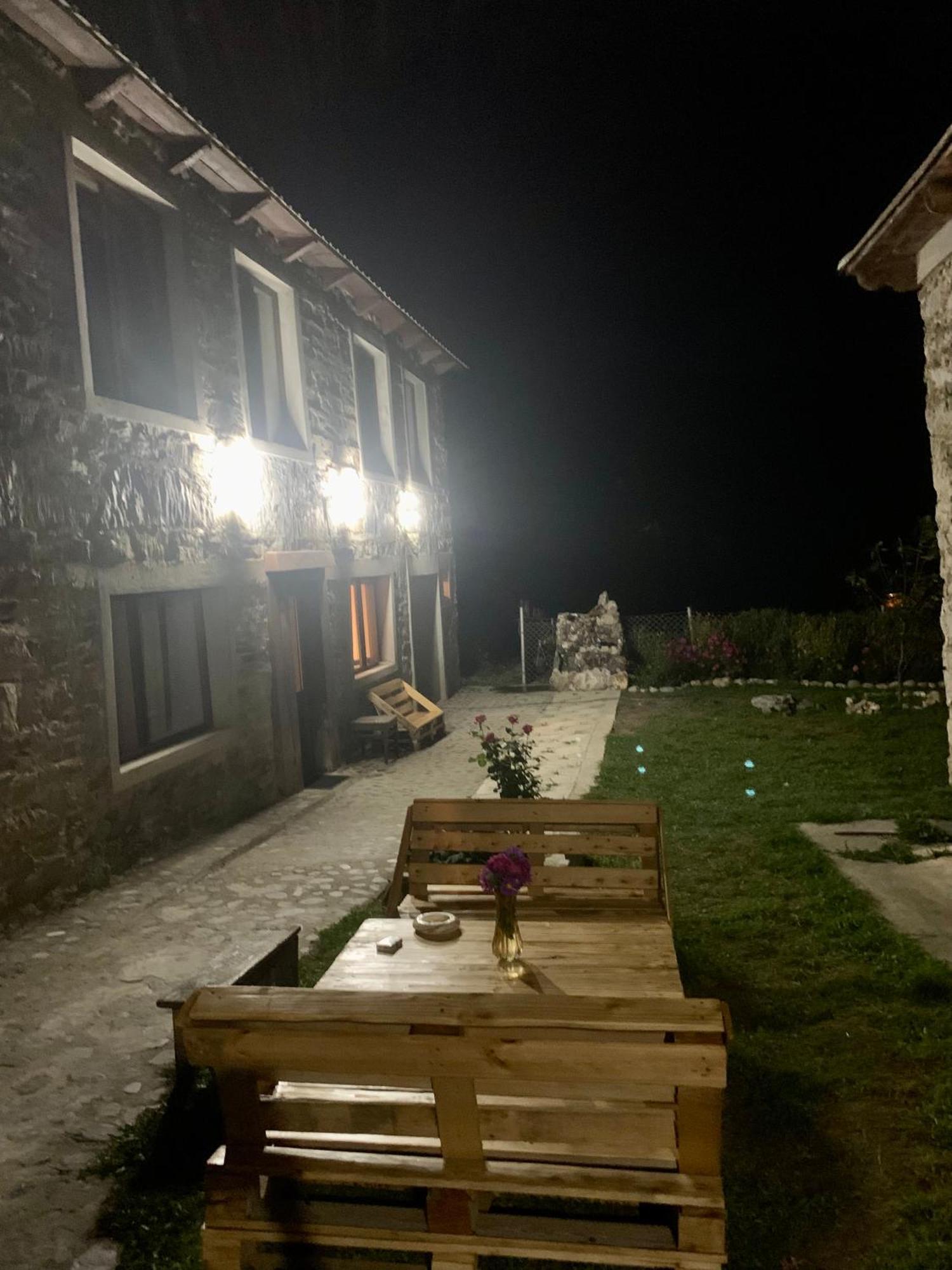 River Side Svaneti Местия Екстериор снимка